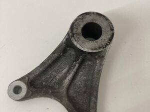 Suzuki GSF 1200S Bandit (96-00) - Hátsó féknyereg tartó konzol