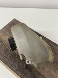 Yamaha FZ 750 (85-88) - Kiegyenlítőtartály