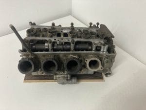 KAWASAKI ZX-6R (98-99) - Hengerfej szelepek nélkül, vezérműtengelyekkel