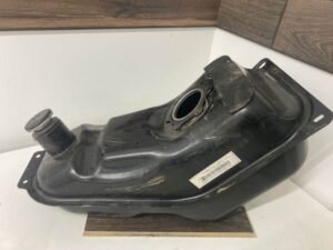 Kawasaki J300 (14- ) - Üzemanyagtartály