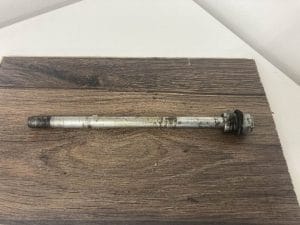 Yamaha TZR 50 (03-16) - Első keréktengely