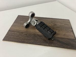 YAMAHA FJ 1200 (86-93) - Bal első lábtartó