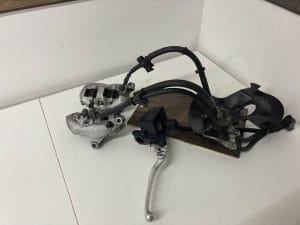 Yamaha FJR 1300 (06-12) - Első fékrendszer