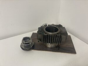 Ducati Monster 620 I.E. M620 (01-06) - Első henger dugattyúval