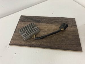 Kawasaki ER-5 (01-05) (97-05) - Feszültségszabályzó